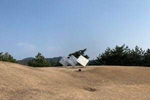 George Rickey, _Three Squares Vertical Diagonal_ (1972–1982). Benesse Art Site, Naoshima Island, Japan. Photo: Georges Armaos.